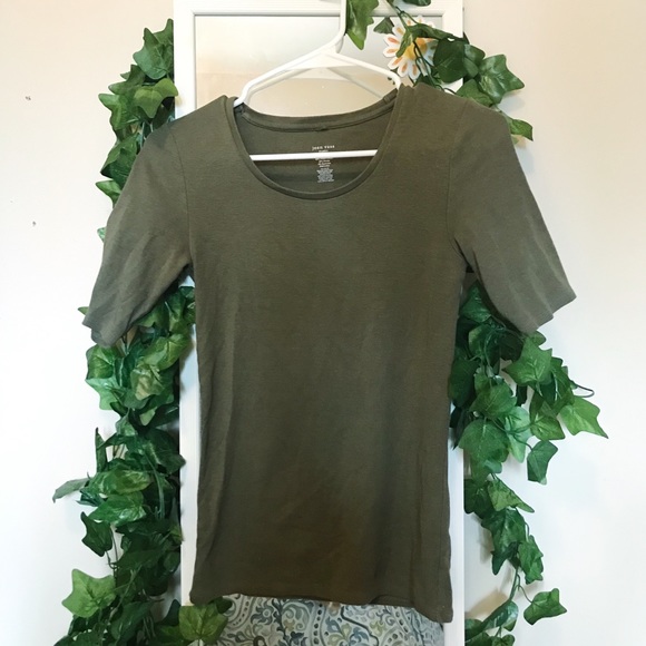Tops - Green tee basic